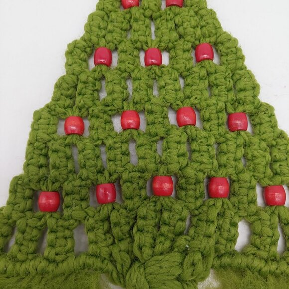 Macrame Crochet Handmade Christmas Tree Wall Hanging Red Beads Vintage - Picture 7 of 7